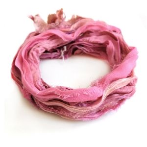 Лента от естествена коприна сари, цвят роза (1м)