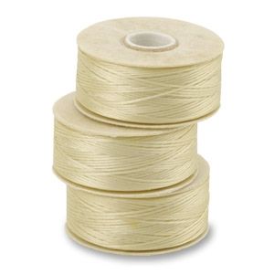 Кремаво-жълта нишка за плетене и тъкане с дребни мъниста Nymo 0.30мм (1бр)