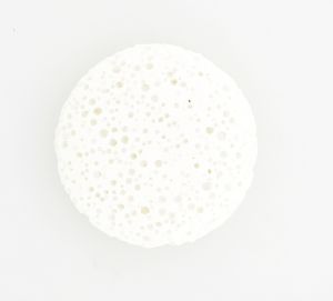 Полускъпоценни камъни - кръгло бяло мънисто от вулканична лава 27мм (2бр)