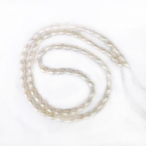 Естествени сладководни овални перли Rice - натурално бели 3-4 мм (1бр)