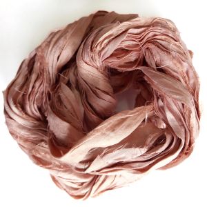 Лента от естествена коприна сари, цвят пепел от рози (1м)