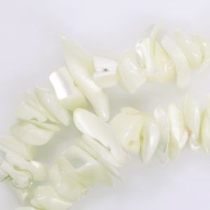 Седефени мъниста чипс - натурално бял 4-8мм (1бр) 